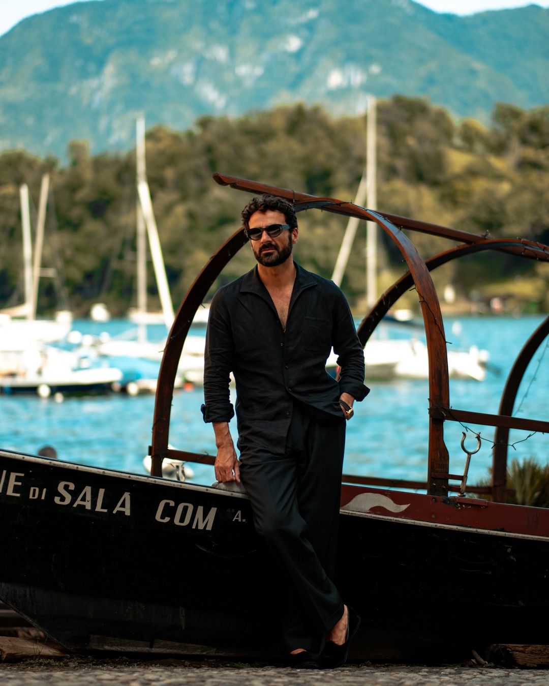Summer Shirt in Black Linen Classic with one piece collar placket - 2