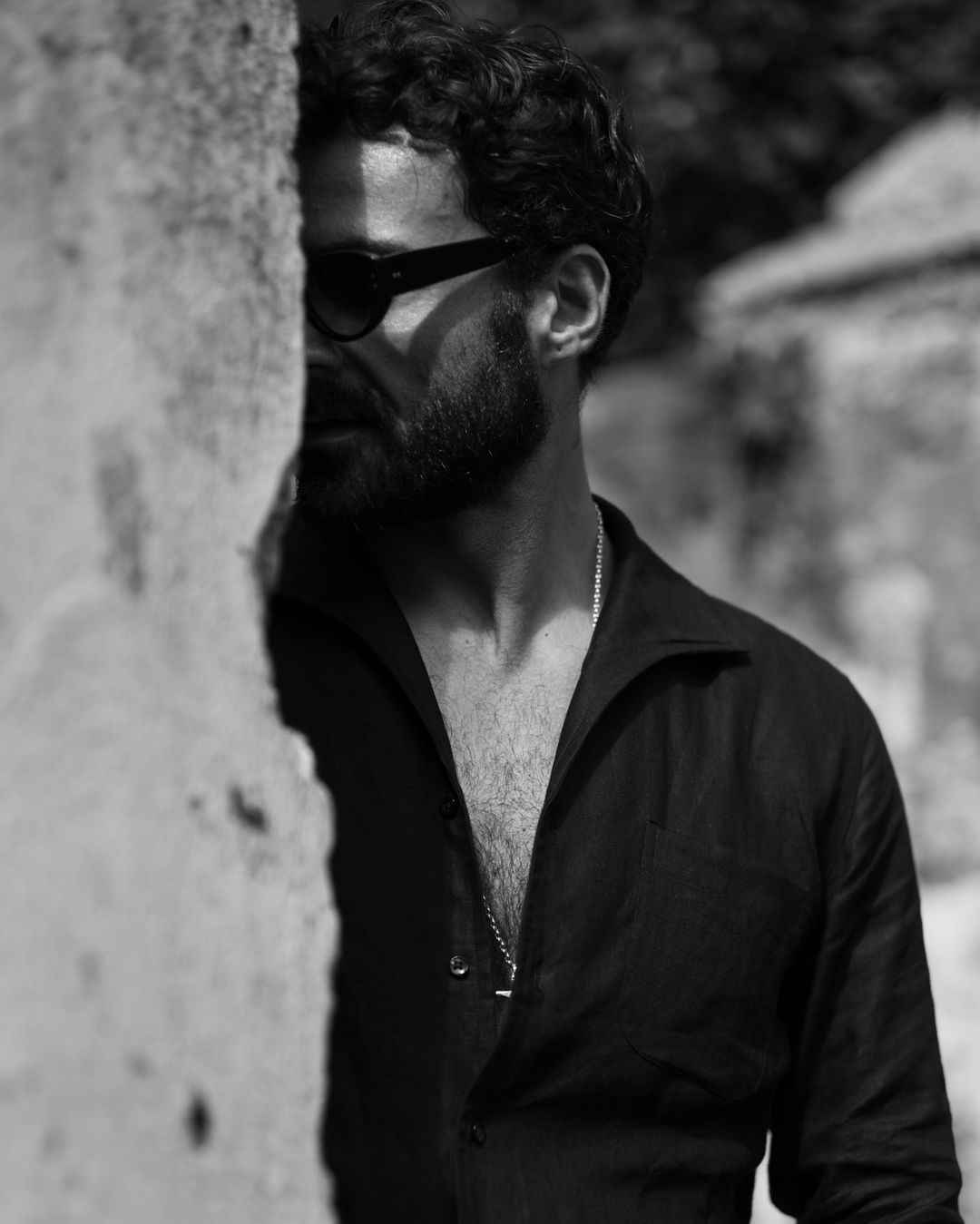 Summer Shirt in Black Linen Classic with one piece collar placket - 5