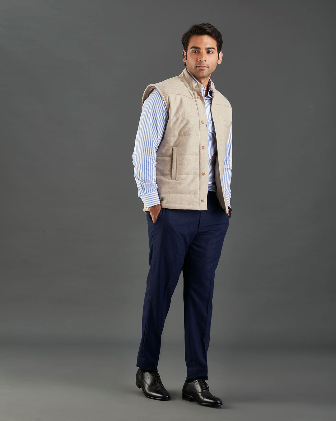 EThomas: Vintage Ecru Classic Flannel Quilted Gilet / Vest - 4